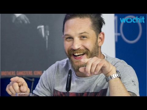 VIDEO : Tom Hardy Shuts Down Reporter Asking About Sexuality