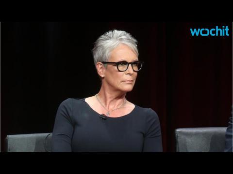 VIDEO : Jamie Lee Curtis' Scream Queens Homage to Her Psycho Star Mom Is Perfect