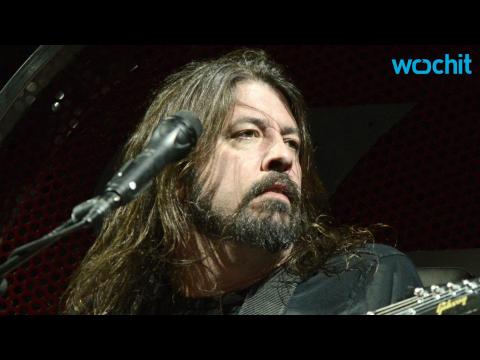 VIDEO : Foo Fighters' 'Sonic Highways,' Taylor Swift Win Creative Arts Emmys