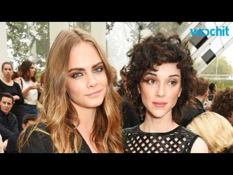 VIDEO : Cara Delevingne and St. Vincent Are Very Beautiful Together