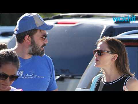 VIDEO : Jennifer Garner and Ben Affleck Make Family Outings