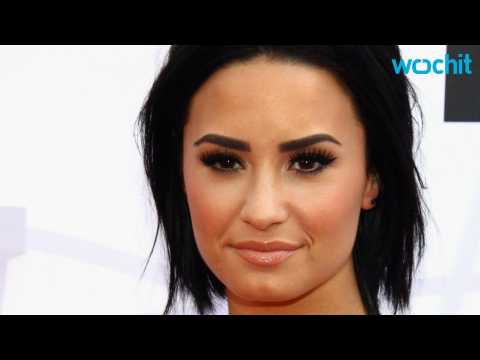 VIDEO : Demi Lovato Gets Completely Nude for ?Vanity Fair?