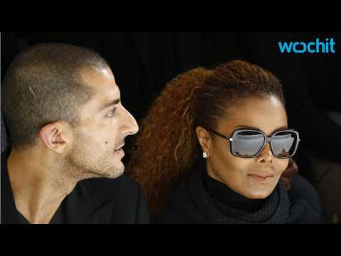 VIDEO : Janet Jackson Makes Appearance at Paris Fashion Week