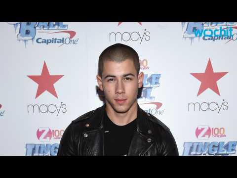VIDEO : Nick Jonas Denies Wearing Diapers Onstage