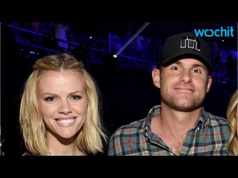 VIDEO : Brooklyn Decker Gives Birth to Her First Child