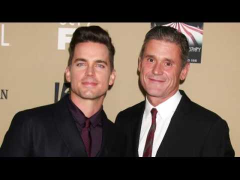 VIDEO : Matt Bomer's Husband is 'Anesthetized' to His Sex Scenes