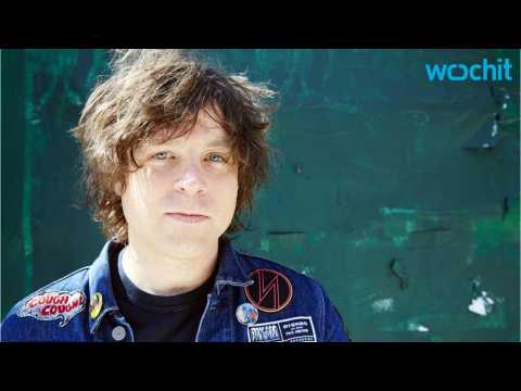 VIDEO : Ryan Adams Covers Taylor Swift on 'Daily Show'