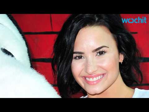 VIDEO : Demi Lovato Shower Photo and More Natural Beauty Shots