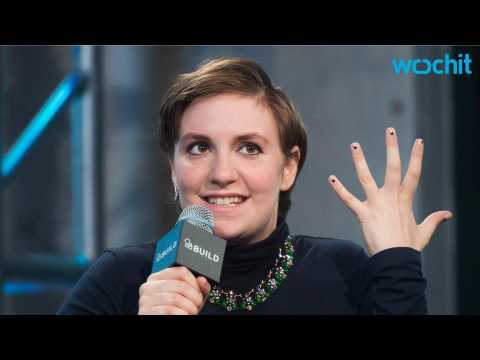 VIDEO : Lena Dunham Auctions Off Sweater at Planned Parenthood Event
