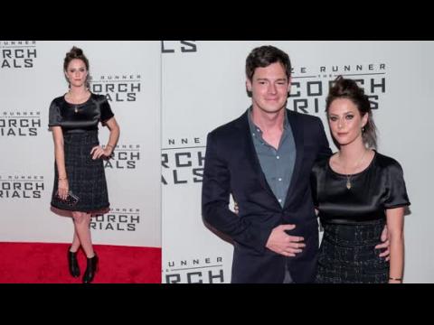 VIDEO : Kaya Scodelario Leads The Ladies At Maze Runner: The Scorch Trails Premiere