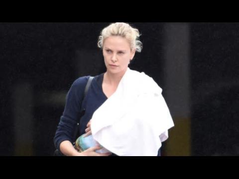 VIDEO : First Shots of Charlize Theron with New Adopted Daughter
