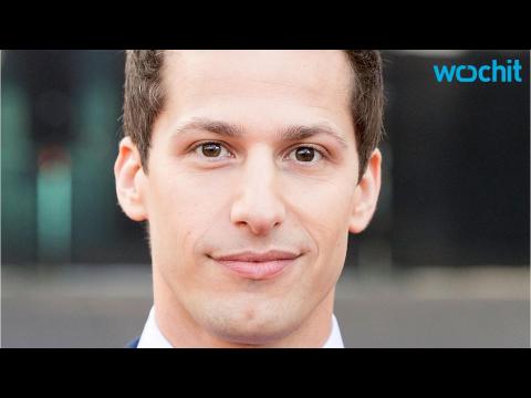 VIDEO : Andy Samberg Rolls Out the Emmys Red Carpet