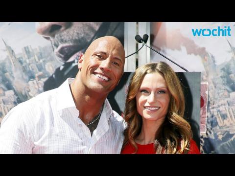VIDEO : Dwayne Johnson and Girlfriend Expecting Their First Child!