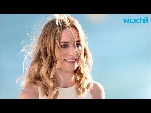 VIDEO : Emily Blunt Apologizes for Offending With U.S. Citizenship Joke