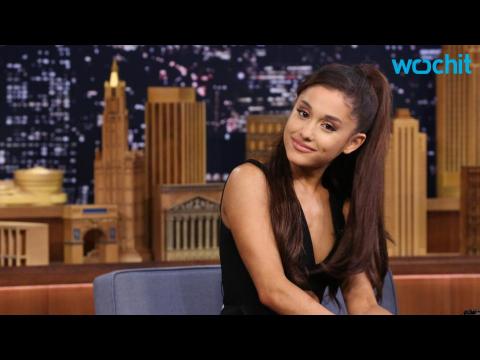 VIDEO : Ariana Grande Tries to Pry Some Spoilers but Ends up in Scream Queens Cast