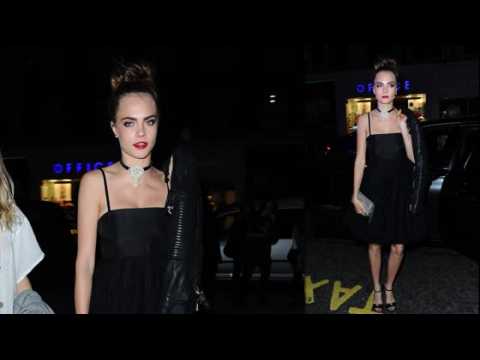 VIDEO : Cara Delevingne Stuns At The Chanel Exhibition Party