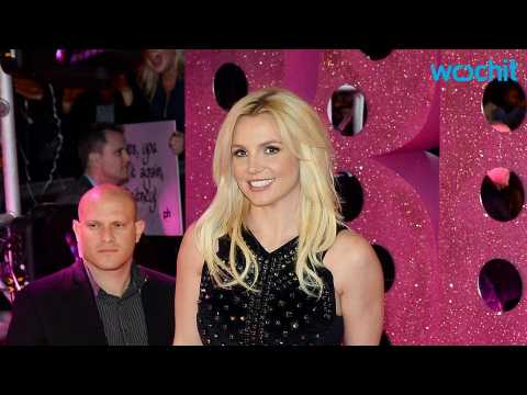 VIDEO : Britney Spears Purchases Large Mansion in Thousand Oaks