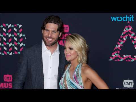 VIDEO : Carrie Underwood and Mike Fisher Are Summer's Hottest Couple So Far