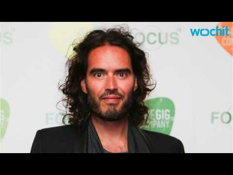 VIDEO : Russell Brand And Laura Gallacher Are Expecting