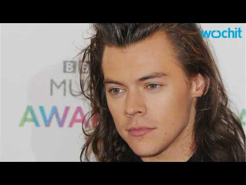 VIDEO : Harry Styles Spotted Filming Shooting Scenes for WWII Drama ?Dunkirk?