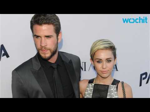 VIDEO : Miley Cyrus Tattooedc Liam Hemsworth's Favourite Food on Her Arm