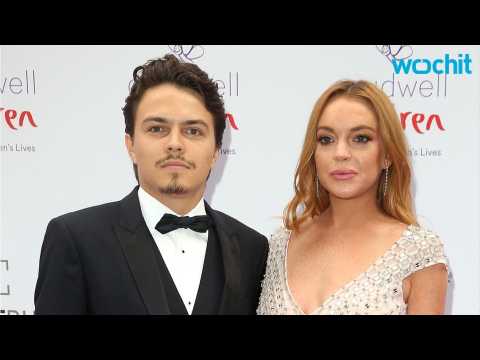 VIDEO : Lindsay Lohan Threw Her Fianc's Phone to the Sea During a Fight in Mykonos