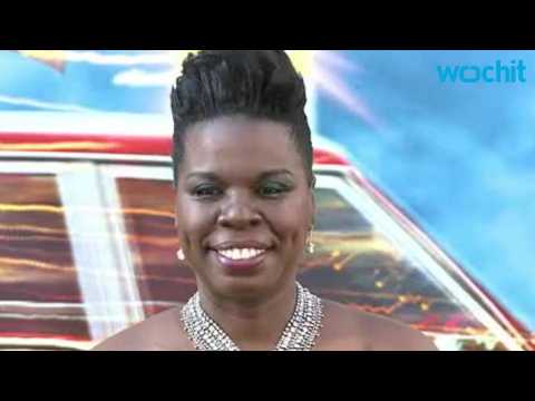 VIDEO : Leslie Jones Looks Amazing in a Red Gown at the Ghostbusters Premiere