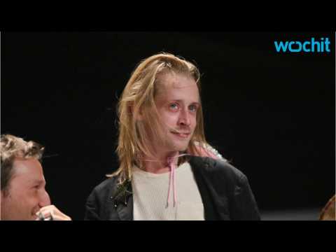 VIDEO : Macaulay Culkin Rejects His Fame And Drug Use Accusations