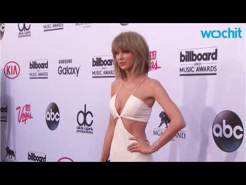 VIDEO : Taylor Swift Is Always Beefing On Twitter