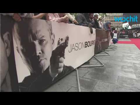 VIDEO : Damon Reacts To Jason Bourne Gun Poster Protest