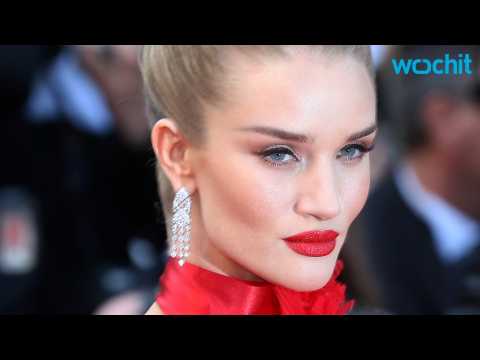 VIDEO : Rosie Huntington-Whiteley Is Cuckoo for Coconut Oil!