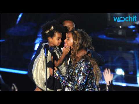 VIDEO : Beyonce Rocks Adorable Mommy & Me Gucci Dress With Blue Ivy