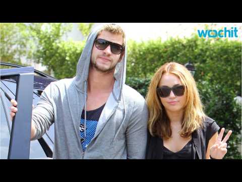 VIDEO : Miley Cyrus and Liam Hemsworth Attend Crazy Party