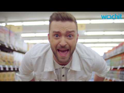 VIDEO : WATCH: Justin Timberlake Poses for Pics After Crashing a Couple?s Wedding