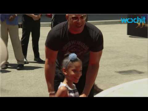 VIDEO : Set Video For Furious 8 Has Vin Diesel Interviewing His Daughter
