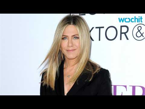 VIDEO : Jennifer Aniston Moved To Tears