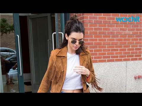 VIDEO : Why Does Kendall Jenner Often Go Braless?