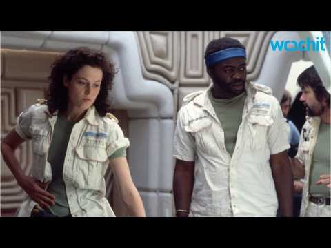 VIDEO : 30 years after Aliens, Sigourney Weaver is Still Leading the Charge