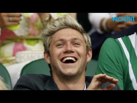 VIDEO : Niall Horan Lashes Out at a Fan For Photographing Him While Sleeping