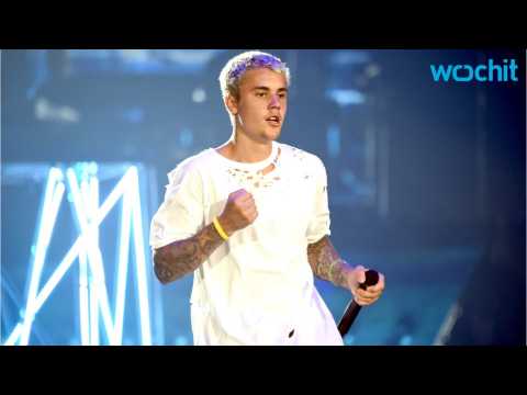 VIDEO : Justin Bieber New Track Is Hot, Britney Spears' Track Flops