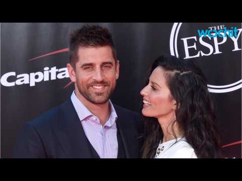 VIDEO : Is Olivia Munn To Blame For Aaron Rodgers' Strained Family Relationship?