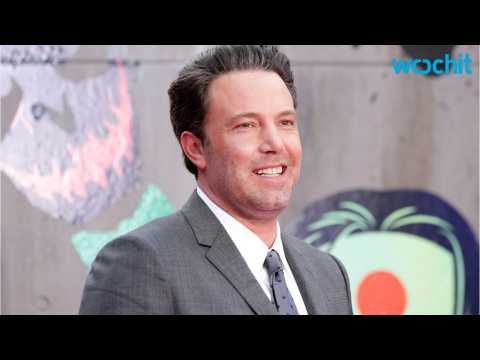 VIDEO : Ben Affleck's Fly Opens At 'Suicide Squad' Premiere