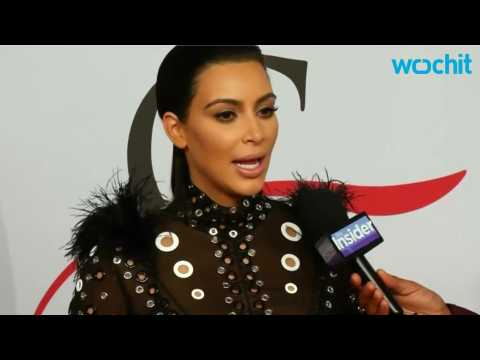 VIDEO : Kim Kardashian Uses Khloe's Secret Weightloss Kit to Shed A Few Pounds