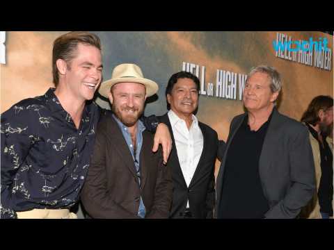 VIDEO : Chris Pine and Jeff Bridges Find Something Surprising in Common
