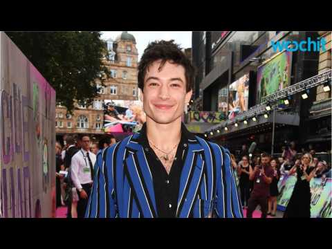 VIDEO : Is Ezra Miller Teasing A Flash Connection To Grant Gustin?