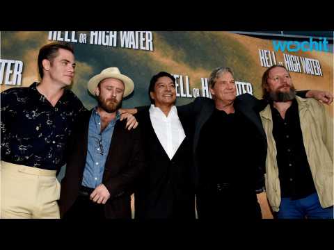 VIDEO : Jeff Bridges And Chris Pine Bond Over Acting Method