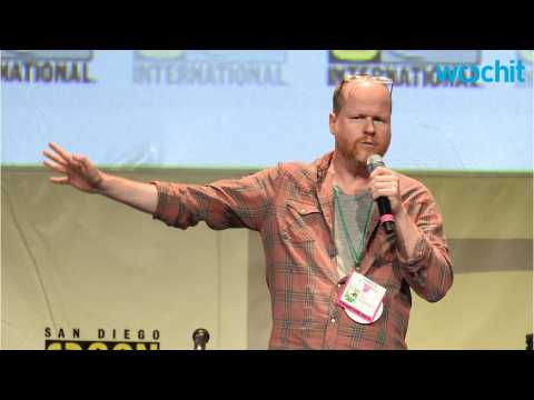 VIDEO : Could Joss Whedon Direct Supergirl/The Flash Musical Crossover?