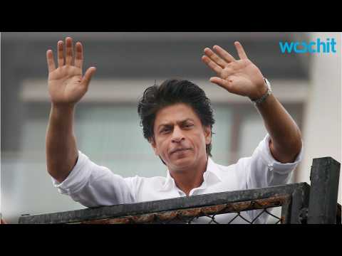 VIDEO : Bollywood Star Shah Rukh Khan Detained At A U.S. Airport