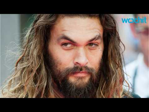 VIDEO : Jason Momoa Poses With Guitar Behind The Scenes Of 