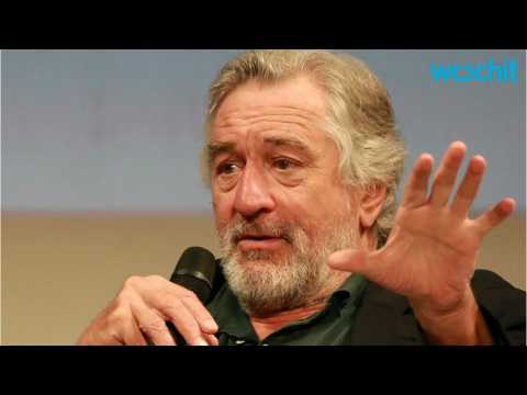 VIDEO : Robert De Niro Tells Audience 